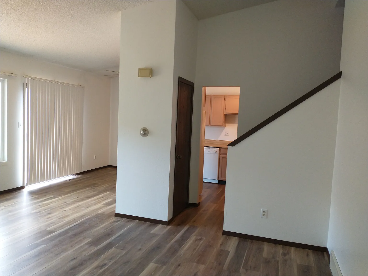 3 bed, 1319 sqft, $2,100 — Photo 3