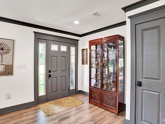 3rd image of 4634 Deerfield Dr