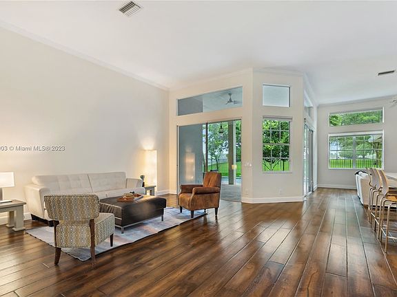 3rd image of 2617 Oakbrook Ct