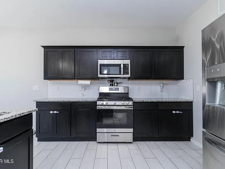 13909 Summer View Ave — Photo 3