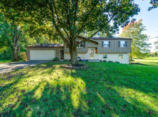 5725 Ontario Center Rd, Ontario, NY 14519