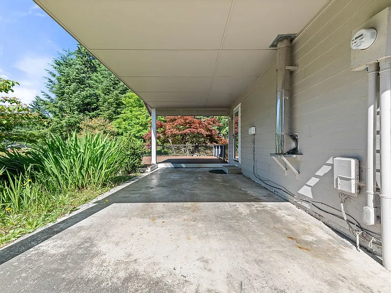 11322 Skagit Dr SE — Photo 27