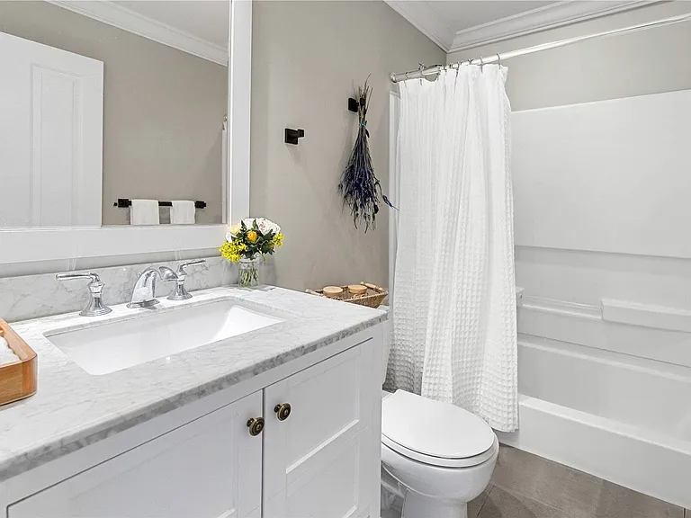 29 Missapoque Ave — Photo 12