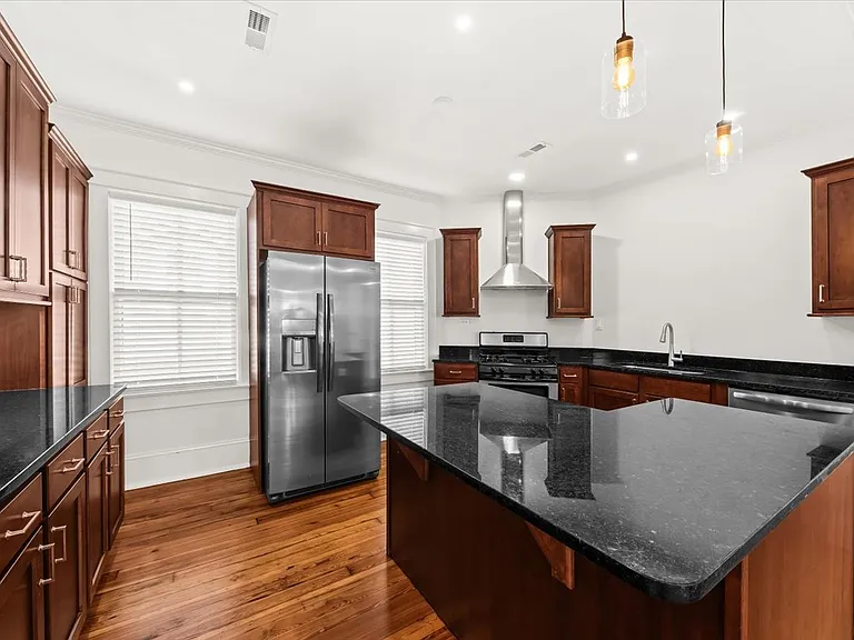 35 Poplar St #B — Photo 5
