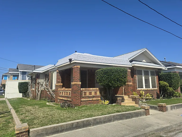 3828 Avenue S 1/2 — Photo 24