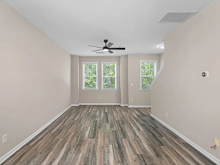 2632 Weddington Ave — Photo 12