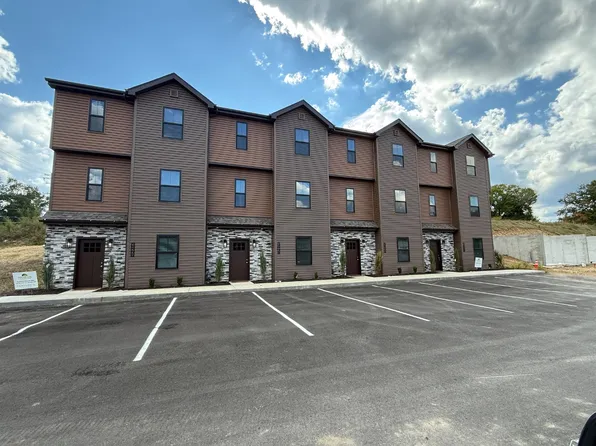 3273 Brodhead Rd #B, Aliquippa, PA 15001