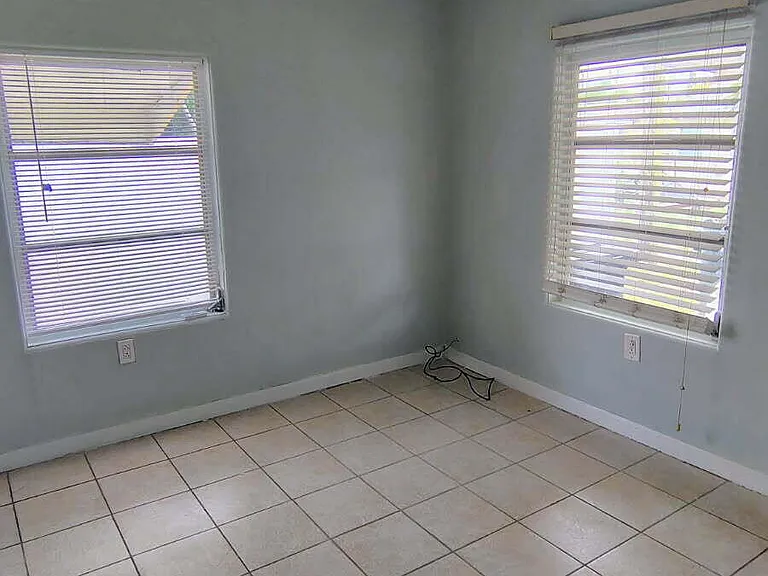 1231 N F St #1 — Photo 3