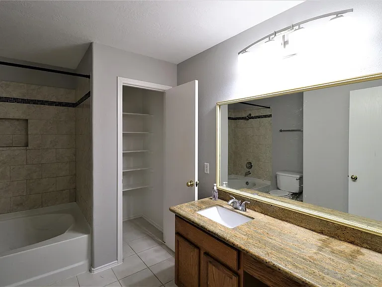 811 Slate Valley Ln — Photo 12