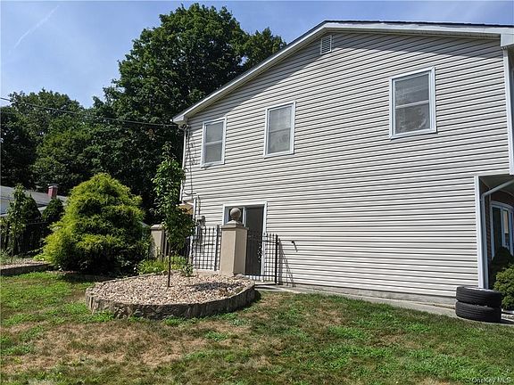 3rd image of 3321 Sycamore Ln