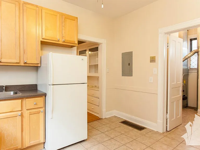 3525 N Wilton Ave #1F — Photo 10