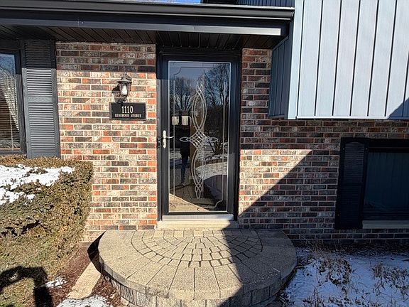 4th image of 1110 Rushwood Ave