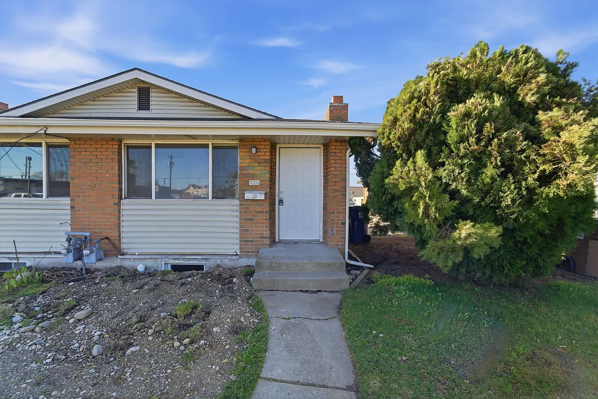 Building Photo - 926 E Gordon Ave