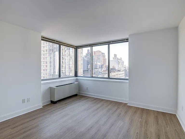 800 6th Ave #22C — Photo 6