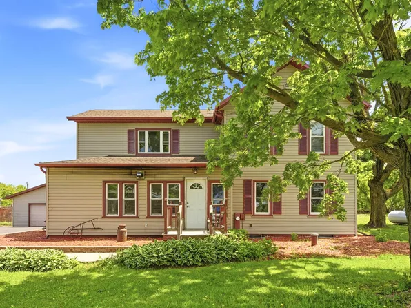 N5460 Collier Rd, New London, WI 54961