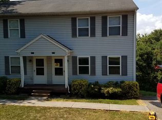 1039 Piedmont St, Bedford, VA 24523