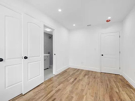 4th image of 1771 E 53rd St