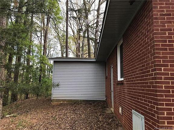 5th image of 1401 Green Circle Dr