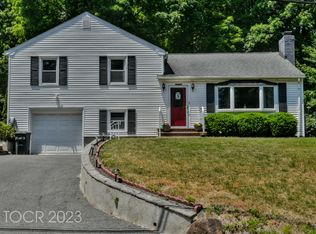 179 Kakeout Rd, Kinnelon, NJ 07405