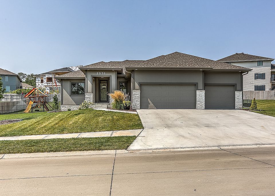 1st image of 2536 N 187th Ave
