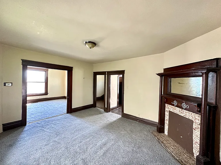 413 Bartram Ave — Photo 2