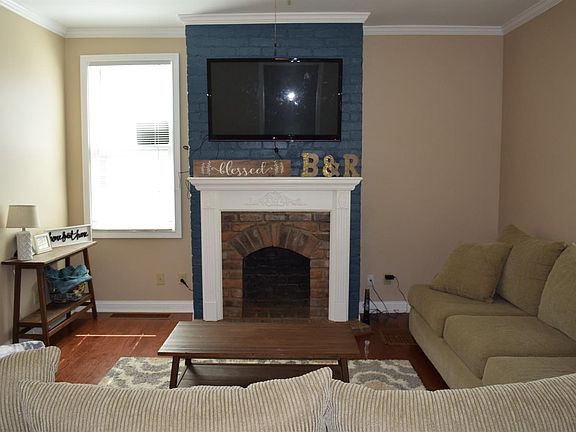 5th image of 3980 Glenmore Ave