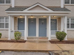 9108 Eager Rd, Saint Louis, MO 63144