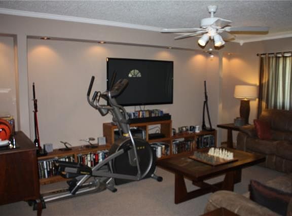 4th image of 1017 Sylvan Dr