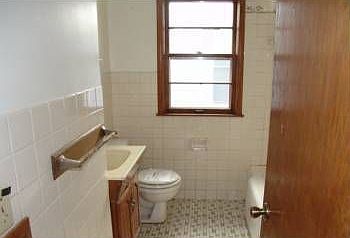 3rd image of 3015 Irving Ave