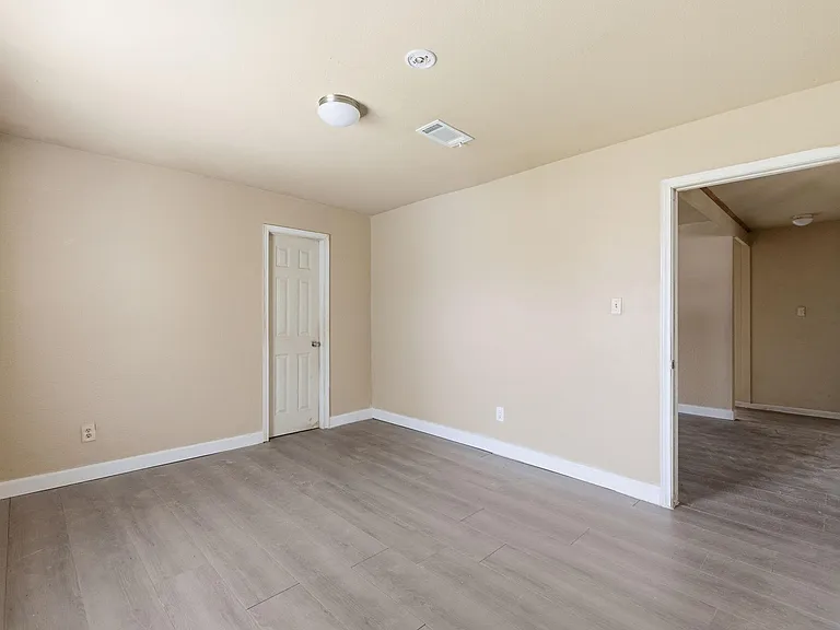 2411 Leffingwell St — Photo 22