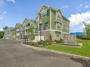 22 Chaz Way #14, Fairfield, NJ 07004