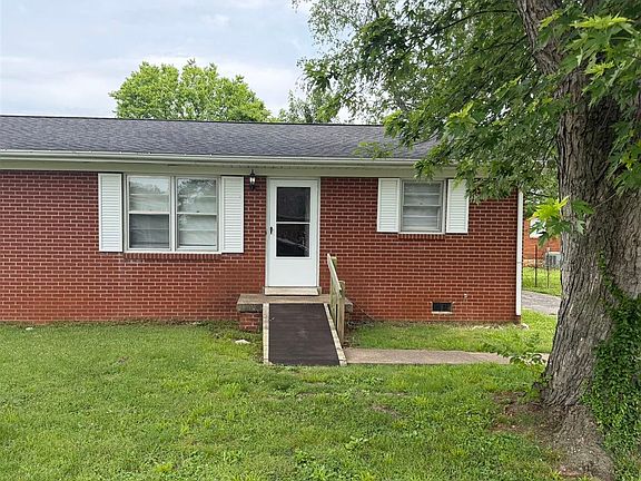 2nd image of 1456 Longview Dr