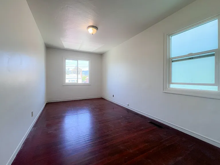 1054 Cornell Ave — Photo 20