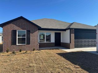 28 Hearthstone Trl, Vilonia, AR 72173
