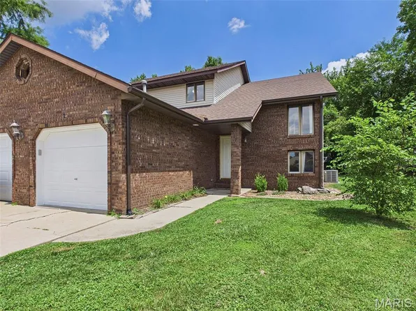 6 Pebble Ct, Edwardsville, IL 62025