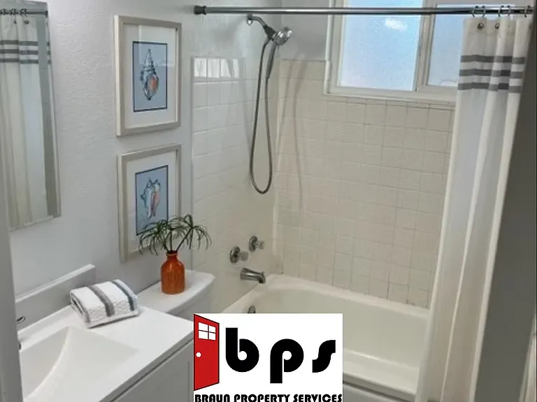 3100 Howe Ave #B-1 — Photo 6