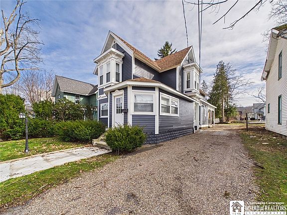 2nd image of 330 Laurel Ave
