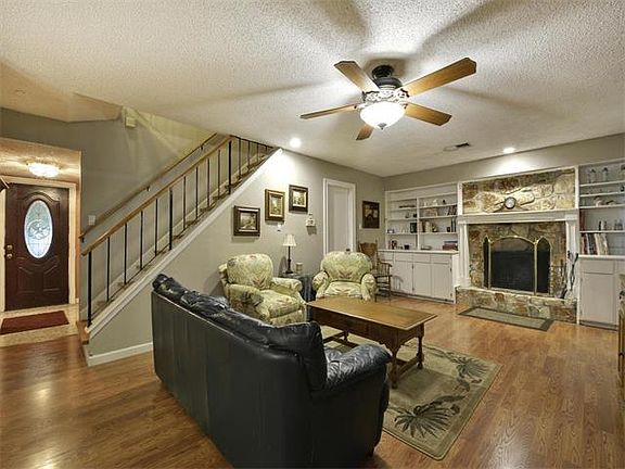 4th image of 8602 Danville Dr