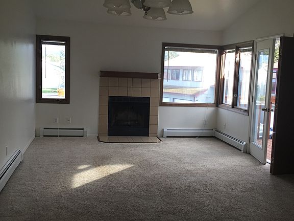 Living room - lots of light