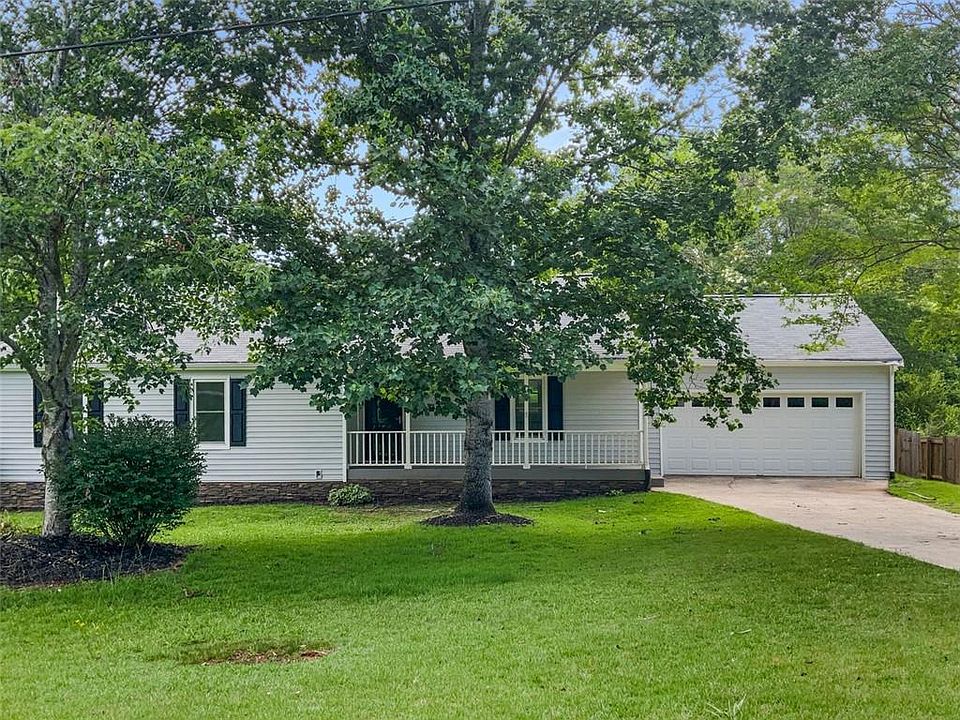 1st image of 14 Sweetbriar Rd