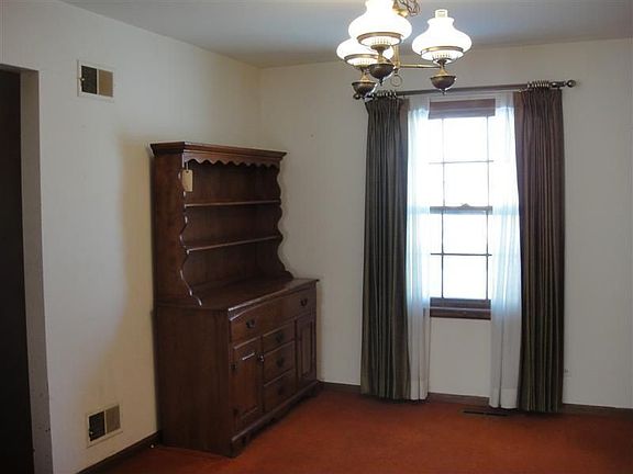 DINING ROOM 12X10