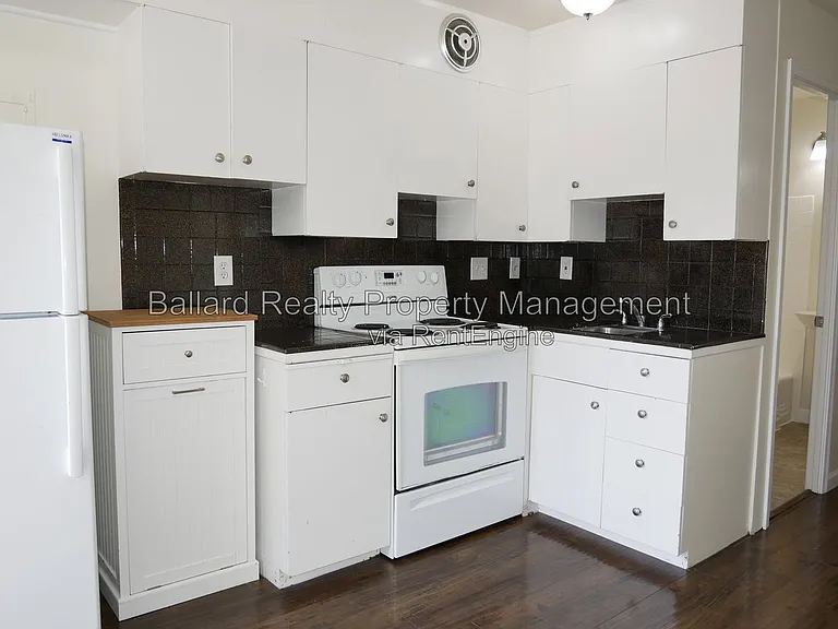 9030 Greenwood Ave N #106 — Photo 7