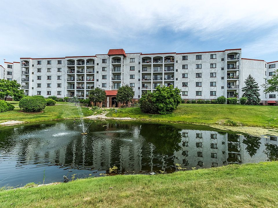 1st image of 375 Plum Creek Dr APT 211