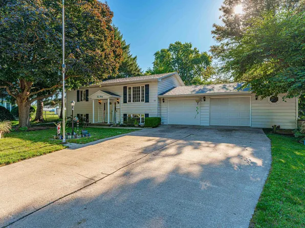 230 White Ave, Lincoln, IL 62656