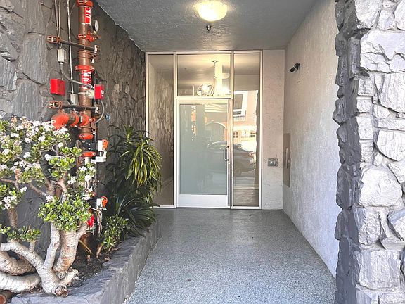 2nd image of 160 Connecticut St APT 1