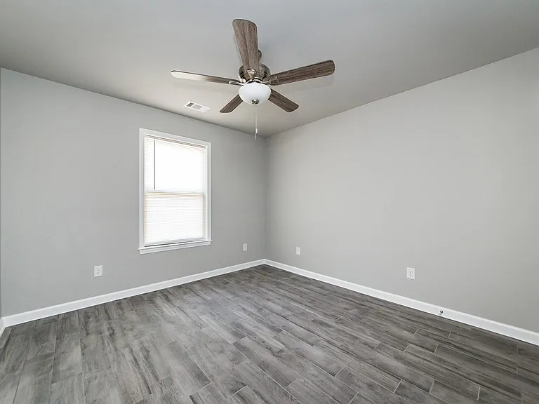 109 Elm St #5 — Photo 15