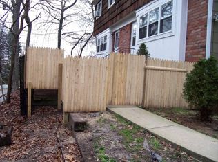 76 River Rd, Smithtown, NY 11787