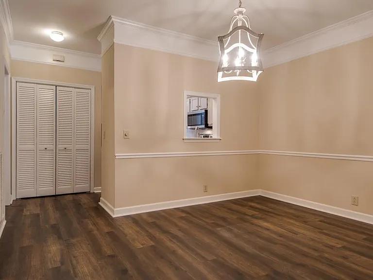 1215 Carriage Park Dr — Photo 8