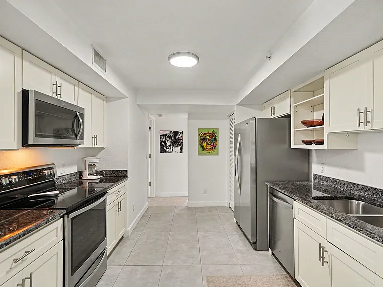 303 Audubon Dr #202 — Photo 3