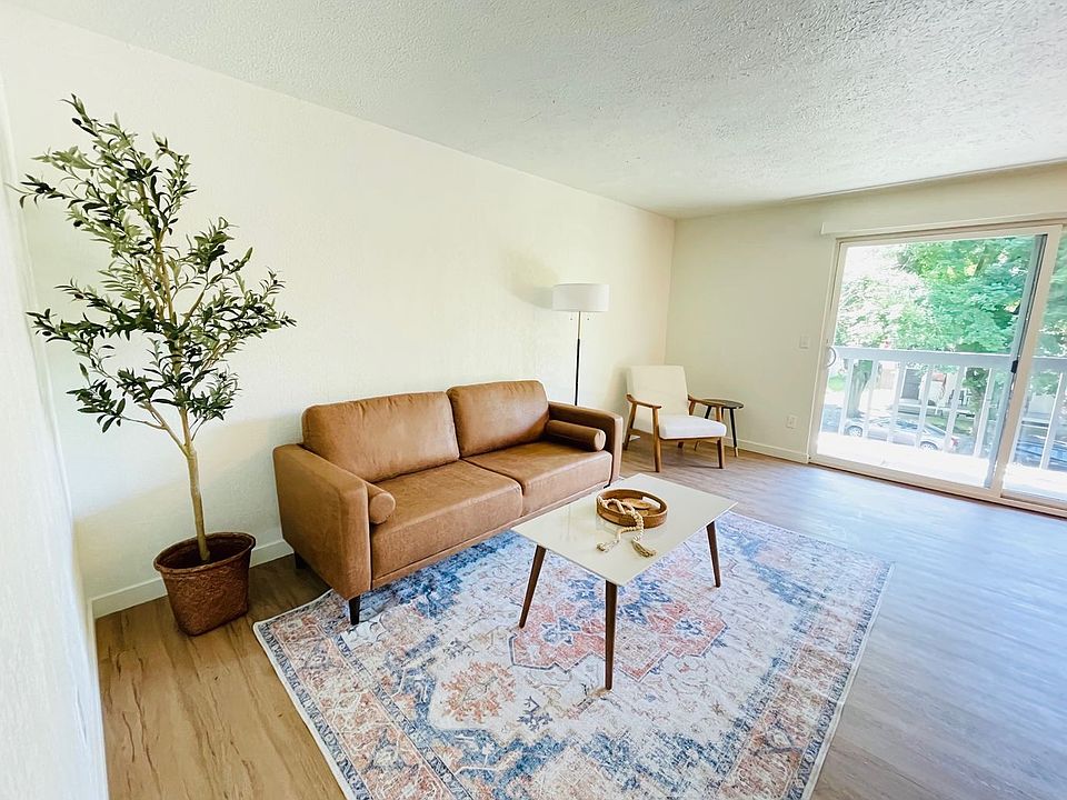 1st image of 1110 W 10th Ave #434